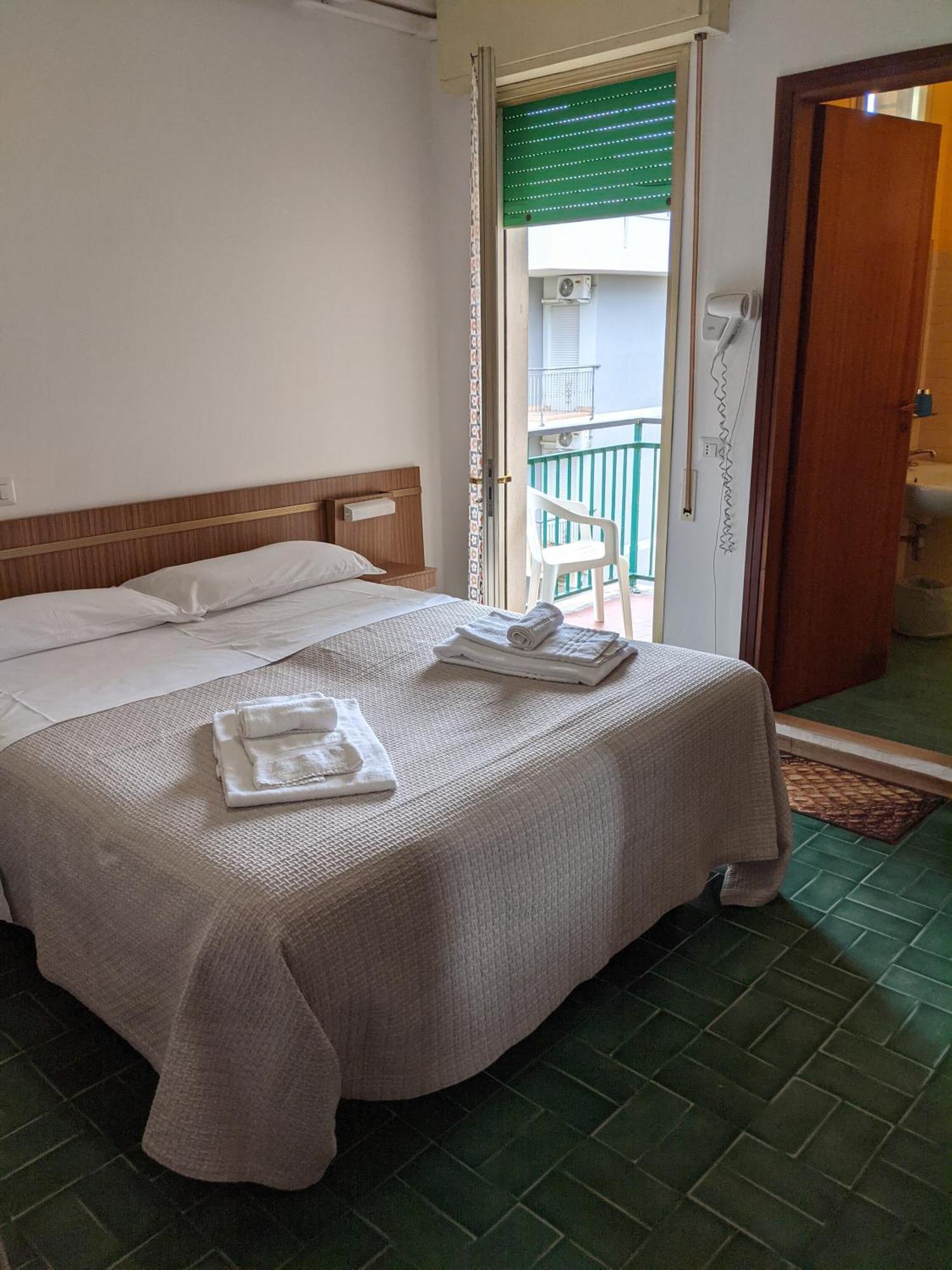 Hotel Bellevue Cesenatico Exterior photo