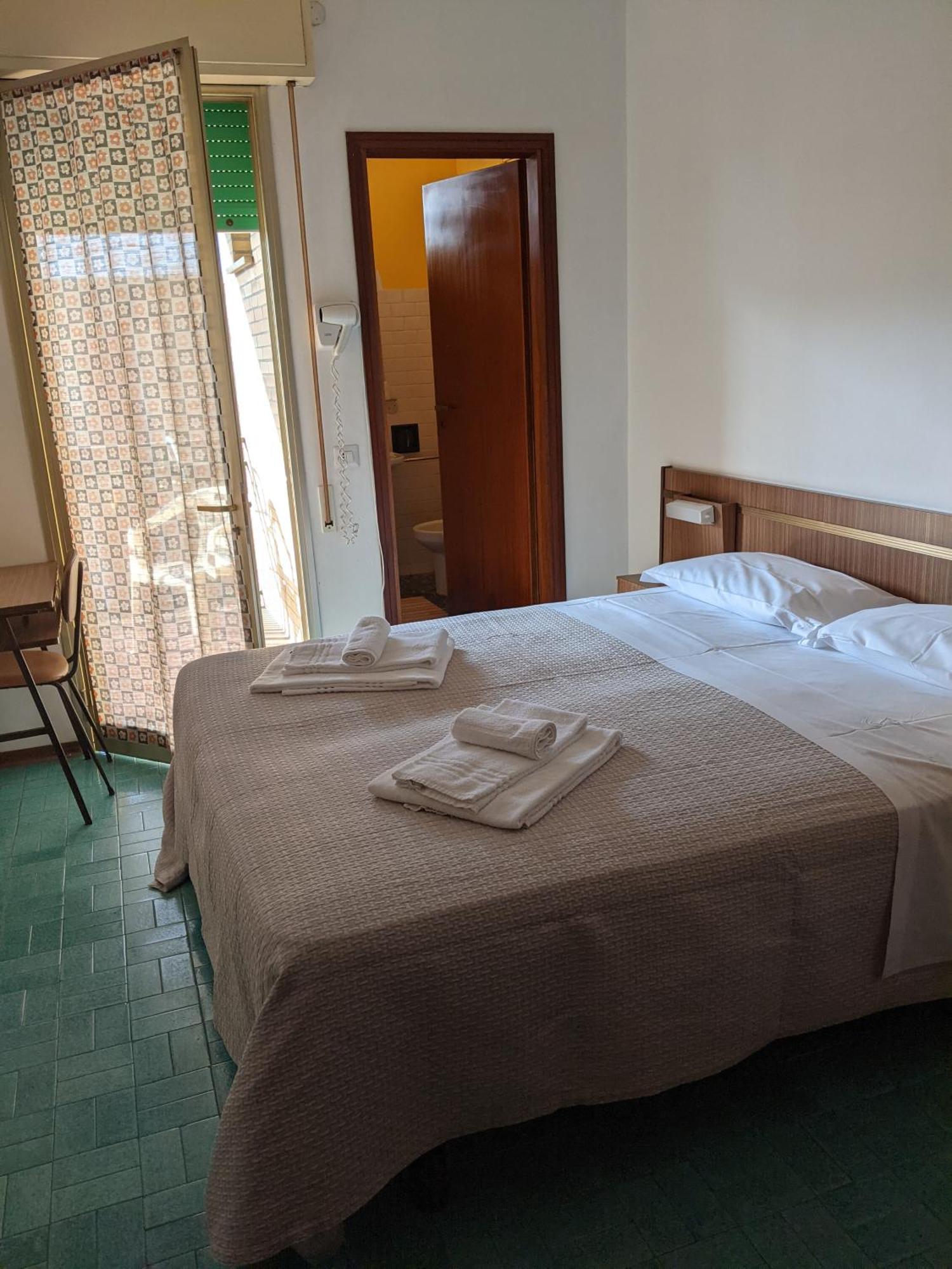 Hotel Bellevue Cesenatico Exterior photo