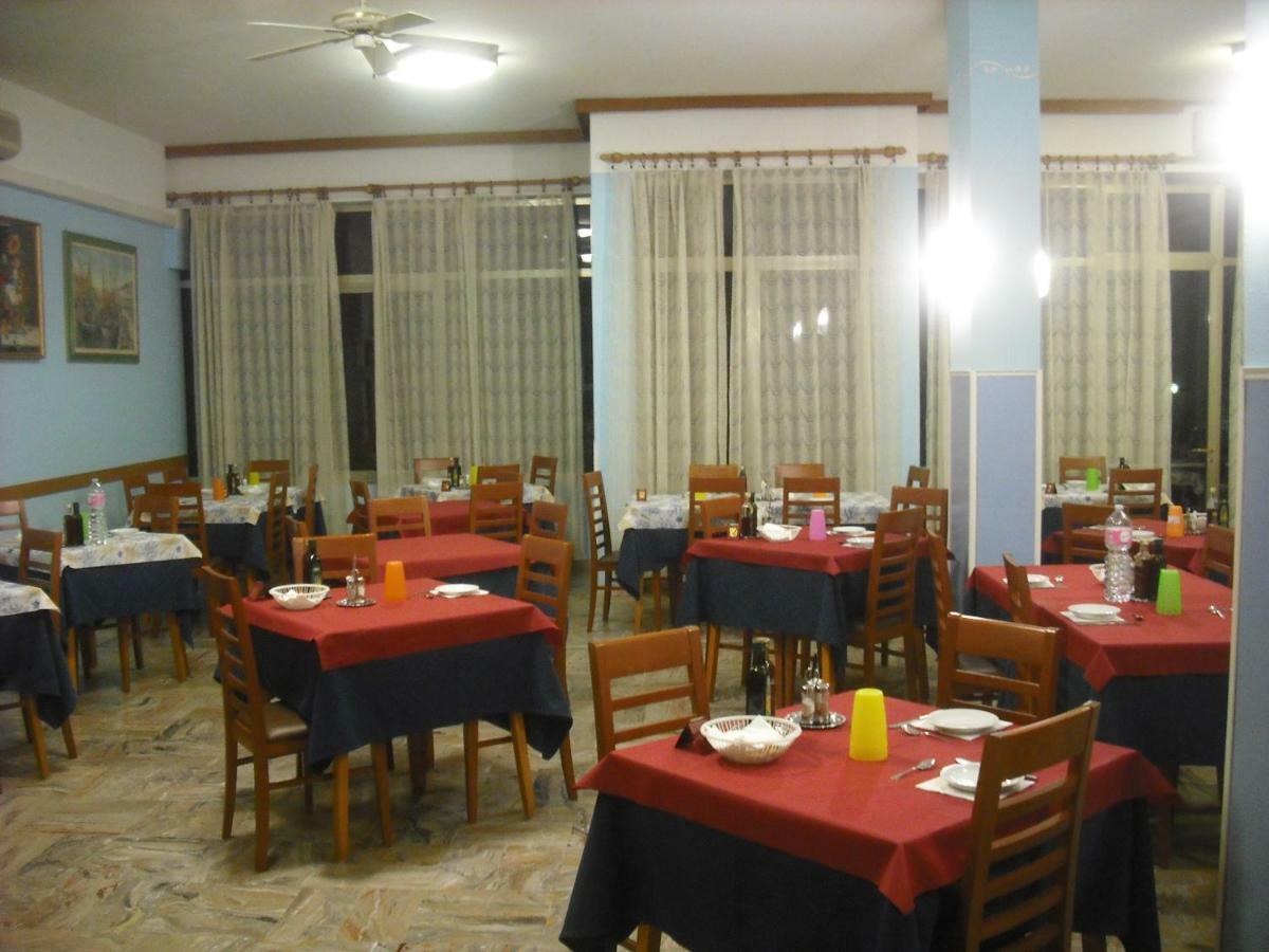 Hotel Bellevue Cesenatico Exterior photo